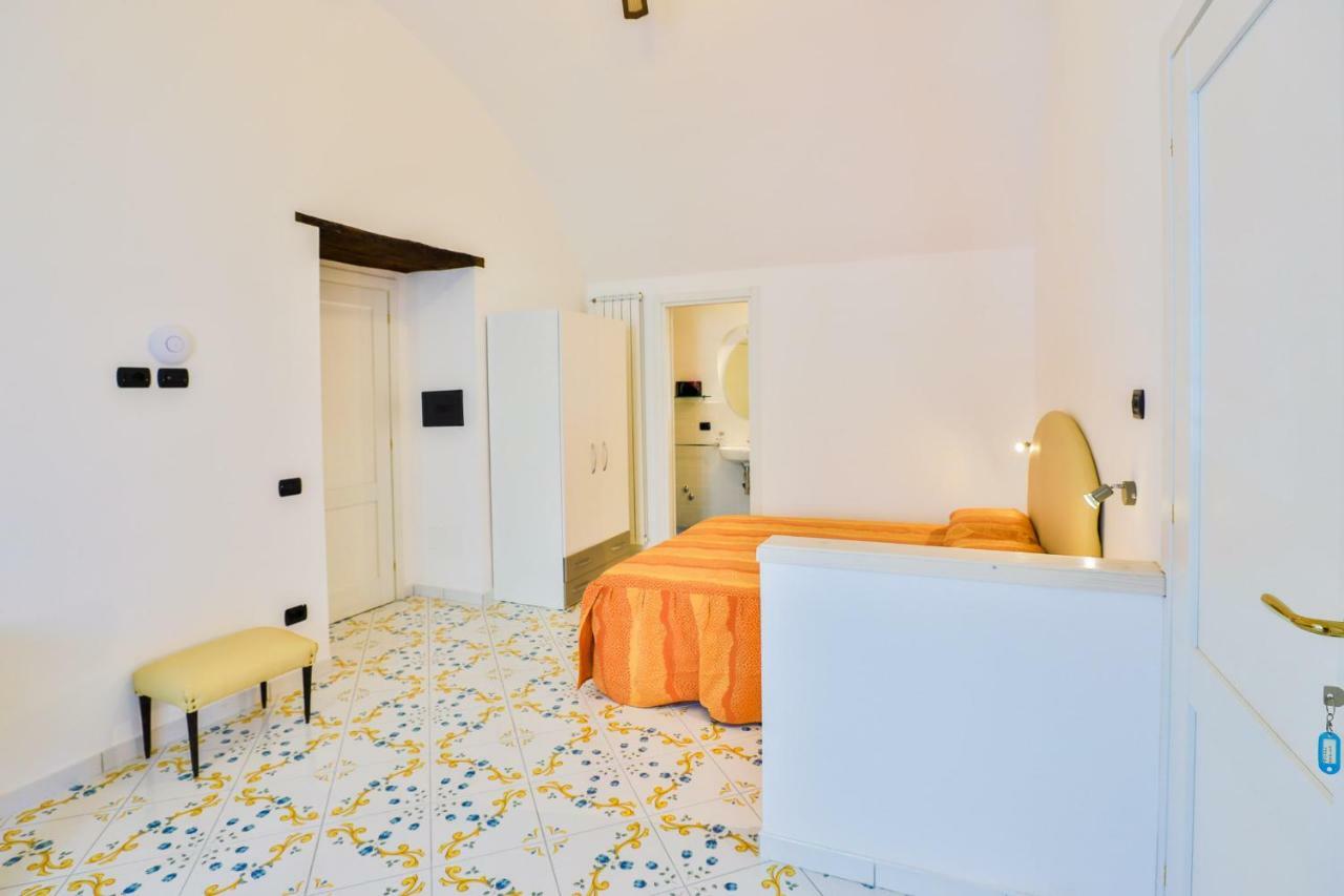 Della Monica Rooms В'єтрі Екстер'єр фото