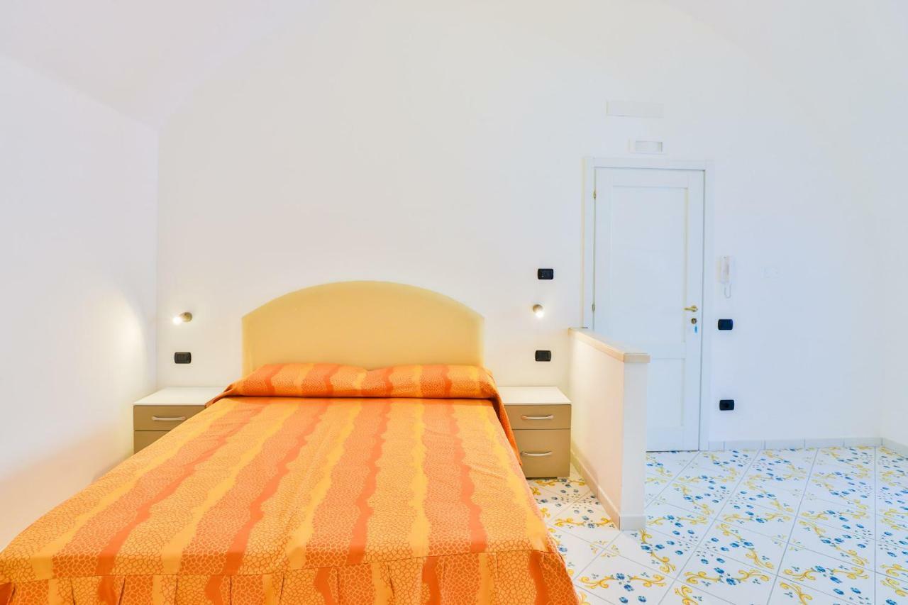 Della Monica Rooms В'єтрі Екстер'єр фото
